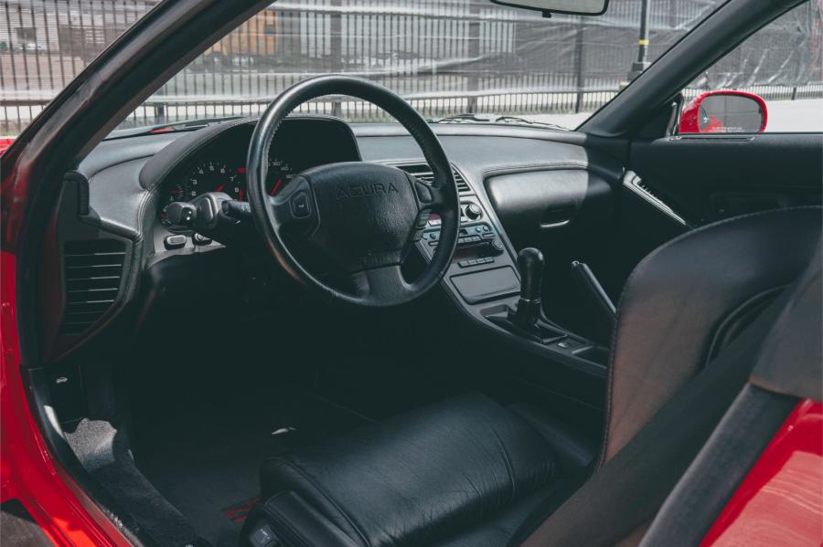 Интерьер Acura NSX 1991 года  (фото 33 из 61)